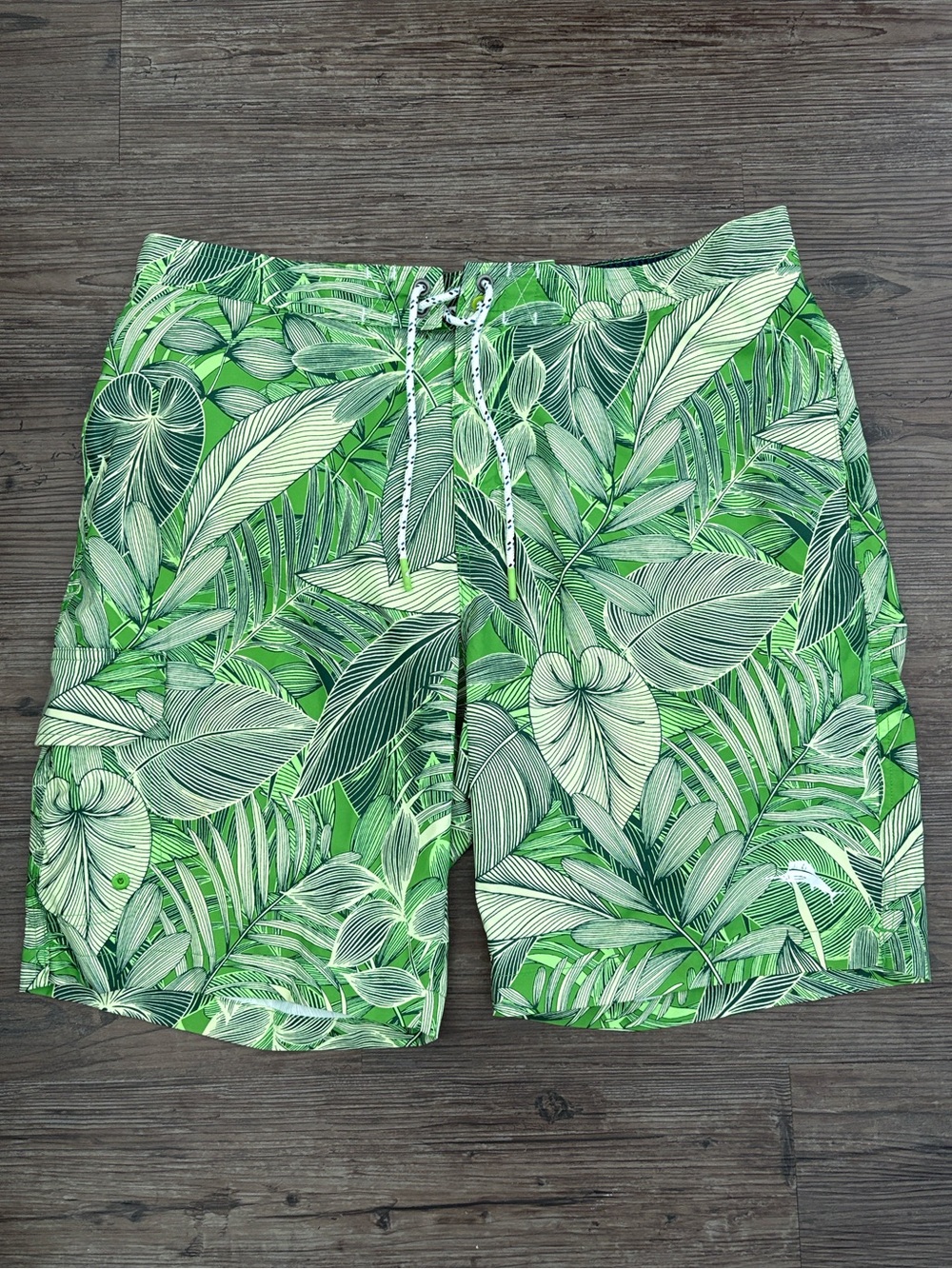 TOMMY BAHAMA TROPICAL GREEN LEAF SWIM SHORTS 9” MENS LARGE